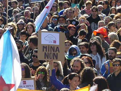 2017-10-22 Mani Lumes Nunca Mais Depredacion 061.jpg